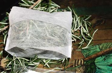 Enveloppe_romarin_dans_la_ratatouil