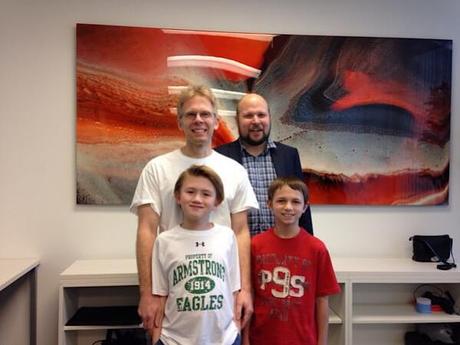 Les voitures Tesla plus anciennes obtiennent des performances plus rapides grâce au légendaire concepteur de jeux vidéo John Carmack Carmack s'est porté volontaire pour aider Tesla, alors qu'il conduit une Model S