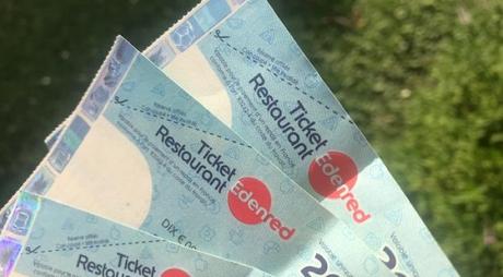 La France: Des titres restaurant utilisés passent de 19 euros à 38 euros