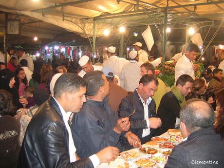 Voyage au Maroc - La Place Jemaa el-Fna le soir