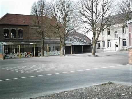 RENTREE DES CLASSES enfance,souvenirs,école,rentrée des classes,filles,garçons,institutrice,classes