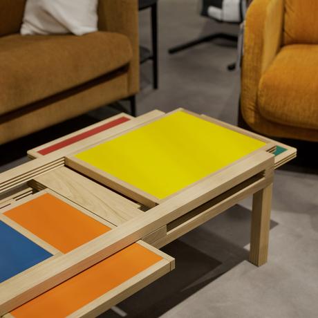 table basse bois mikado Mondrian dalle colorée jaune orange bleu rouge vert