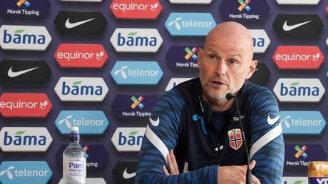 La Norvège : Critique du sélectionneur norvégien Ståle Solbakken en parlant d’alternance politique