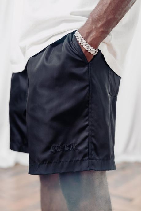 A Ma Maniére présente sa première collection de vêtements A Ma Maniére présente sa première collection de vêtements