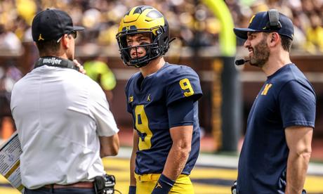 L’ancien QB de football du Michigan, Ren Hefley, établit un record TD FCS en un match