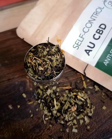 De l'huile et de la tisane au CBD pour lutter contre le stress?  💆🏽‍♀️