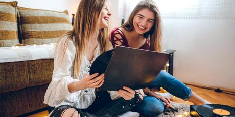 Montrer Quelque Chose