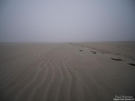 aube brumeuse #bigouden sur la Baie d'Audierne #Bretagne #Finistère