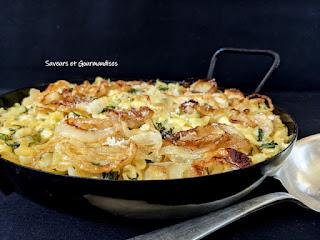 Gratin de pâtes aux artichauts et aux fromages.