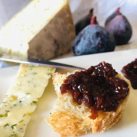 Chutney de figues, oignons rouge et fruits secs