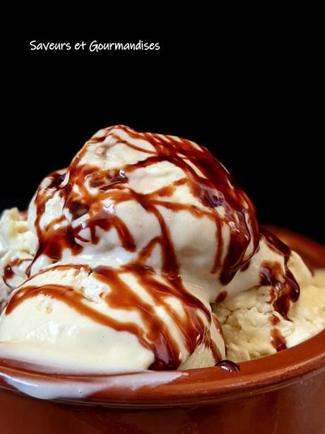 Glace au Tahiné et mélasse de dattes (sans sorbetière). Glace au Tahiné et mélasse de dattes (sans sorbetière).