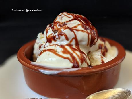 Glace au Tahiné et mélasse de dattes (sans sorbetière). Glace au Tahiné et mélasse de dattes (sans sorbetière).