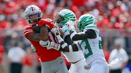 Le talonnage et la grande foule donnent vie au stade de l’Ohio