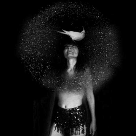 Agnès Aokky nous fait plonger dans ses rêves avec Blue Dreams