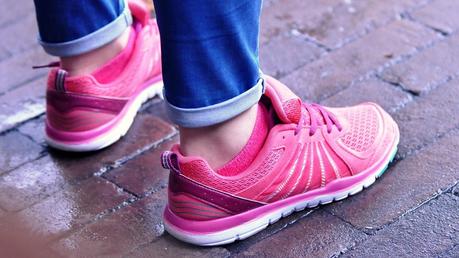 Actu Mode : Comment bien porter les sneakers cette saison ? Actu Mode : Comment bien porter les sneakers cette saison ?