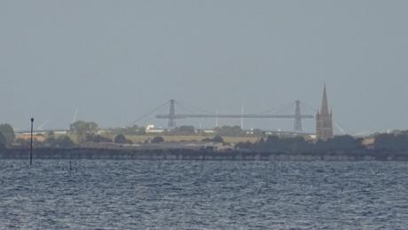 Temps clair, transbordeur en vue