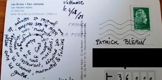 Une écriture inconnue sur une enveloppe