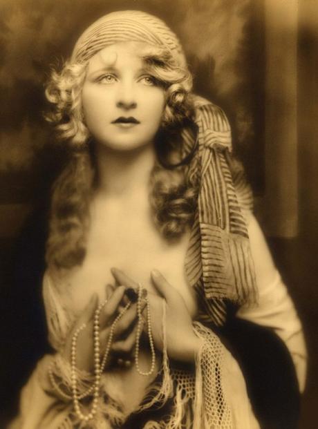 Myrna Darby « The Most Beautiful Ziegfeld Girl »