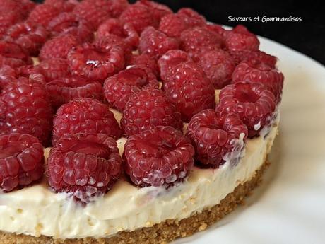 Cheesecake au chocolat blanc et framboises fourrées.