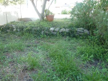 DIVERS TRAVAUX DEPUIS UN MOIS travaux,béton,portail,crépi,mur,muret de pierres,jardin,projets,pelouse