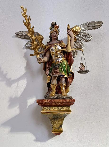 Erzengel Michael Seegenwäger  in Schwangau - Waltenhofen / Le Saint Michel psychostase de Schwangau - Waltenhofen — Pfarrkirche St. Maria und Florian