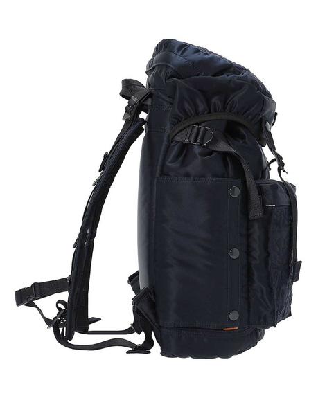 Kaws et Porter annoncent leur collaboration