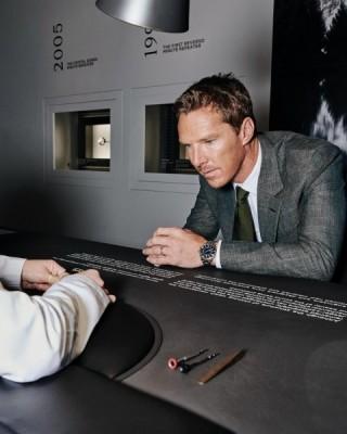 Jaeger-LeCoultre: Benedict Cumberbatch visite l’exposition « The Sound Maker » à New York