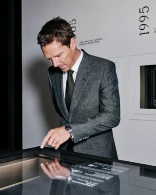 Jaeger-LeCoultre: Benedict Cumberbatch visite l’exposition « The Sound Maker » à New York