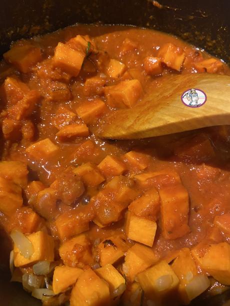 Curry de patate douce, pois chiches et chou kale