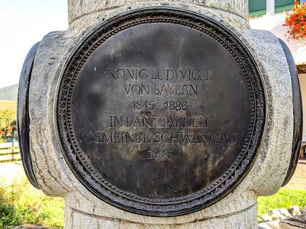 Denkmal Ludwig II. in Schwangau — Monument au roi Louis II de Bavière à Schwangau Denkmal Ludwig II. in Schwangau — Monument au roi Louis II de Bavière à Schwangau