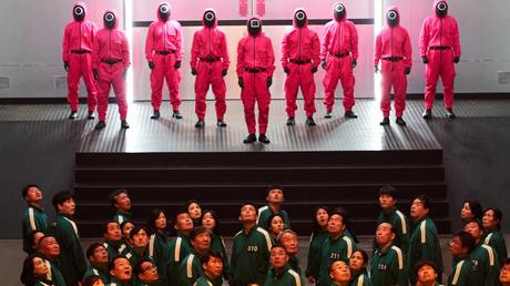 L'importation sud-coréenne à succès pourrait éventuellement dépasser Bridgerton en tant que série la plus populaire de Netflix.