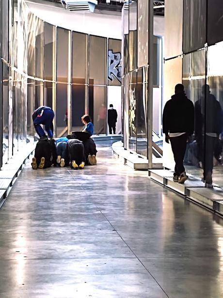 Anne Imhof - Natures Mortes - Carte Blanche au Palais de Tokyo (Paris)