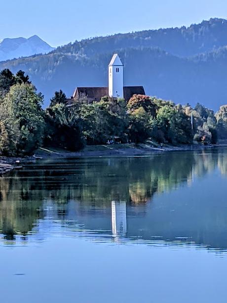 Schwangau, Oktober / Octobre 1874 — Konversion der Königin Marie zum Katholizismus / La conversion de la reine Marie de Bavière au catholicisme Schwangau, Oktober / Octobre 1874 — Konversion der Königin Marie zum Katholizismus / La conversion de la reine Marie de Bavière au catholicisme