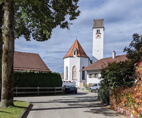 Schwangau, Oktober / Octobre 1874 — Konversion der Königin Marie zum Katholizismus / La conversion de la reine Marie de Bavière au catholicisme Schwangau, Oktober / Octobre 1874 — Konversion der Königin Marie zum Katholizismus / La conversion de la reine Marie de Bavière au catholicisme