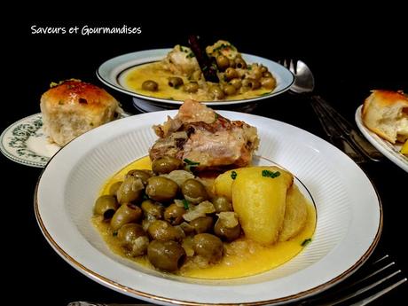 Tajine ezeitoun (zitoun) Poulet aux olives.