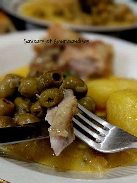 Tajine ezeitoun (zitoun) Poulet aux olives.