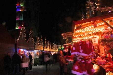 Le marché de Noël de Béthune © Guillaume Baviere - licence [CC BY-SA 2.0] de Wikimedia Commons