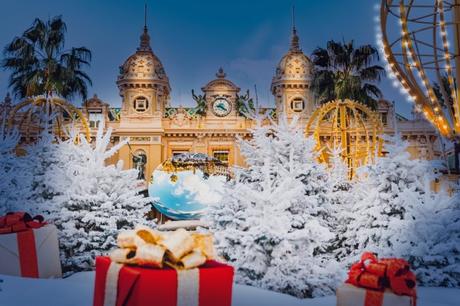 Destinations de Noël en France - Monaco : le Casino. Photo @natakorenikha16 via Twenty20