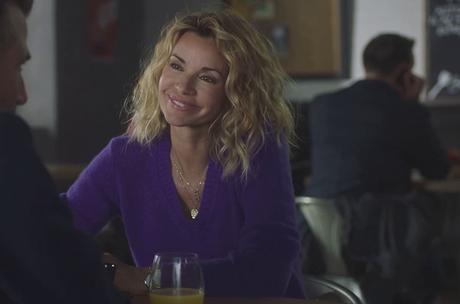 DEMAIN NOUS APPARTIENT : le pull violet col v de Chloé dans l’épisode 1043