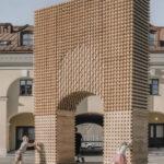 L'arc de triomphe rotatif signé Katarsis