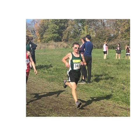 Les 39 coureurs de l'équipe de cross-country de l'ENSS ont contribué à ce que l'équipe remporte le titre général par équipe au championnat COSSA.