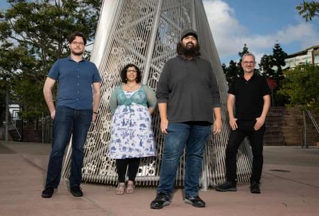 Tim Dawson, Wren Brier, Sanatana Mishra et Jeff van Dyck de Witch Beam