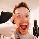 le journaliste explique comment utiliser un téléphone portable pour changer de culture en direct le journaliste explique comment utiliser un téléphone portable pour changer de culture en direct