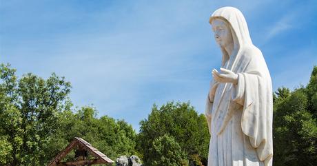 « L’armée de Marie est déjà là, qui se tient prête !