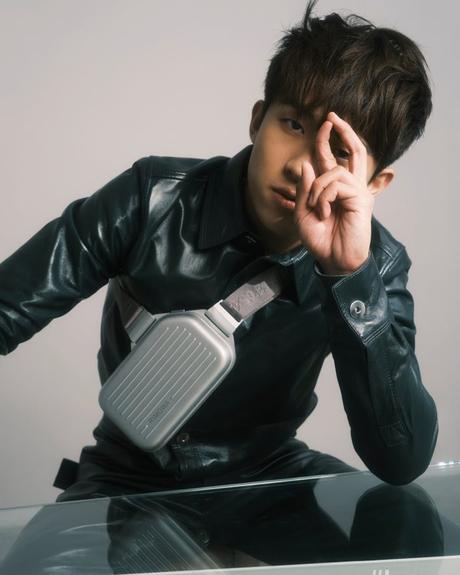 Rimowa sort son nouveau Personal Sling Clutch