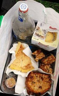 Pique-nique mouillu, pique-nique foutu c'est trois gouttes nous arrêtés petit cake revisité...