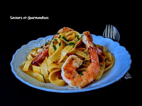 Tagliatelles aux gambas et à l'orange. Tagliatelles aux gambas et à l'orange.