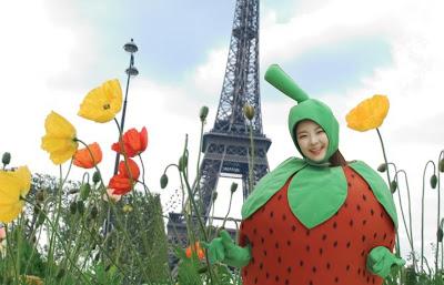 Une fraise à Paris
