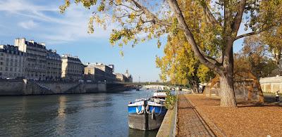 Une fraise à Paris Une fraise à Paris