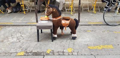 Une fraise à Paris Une fraise à Paris